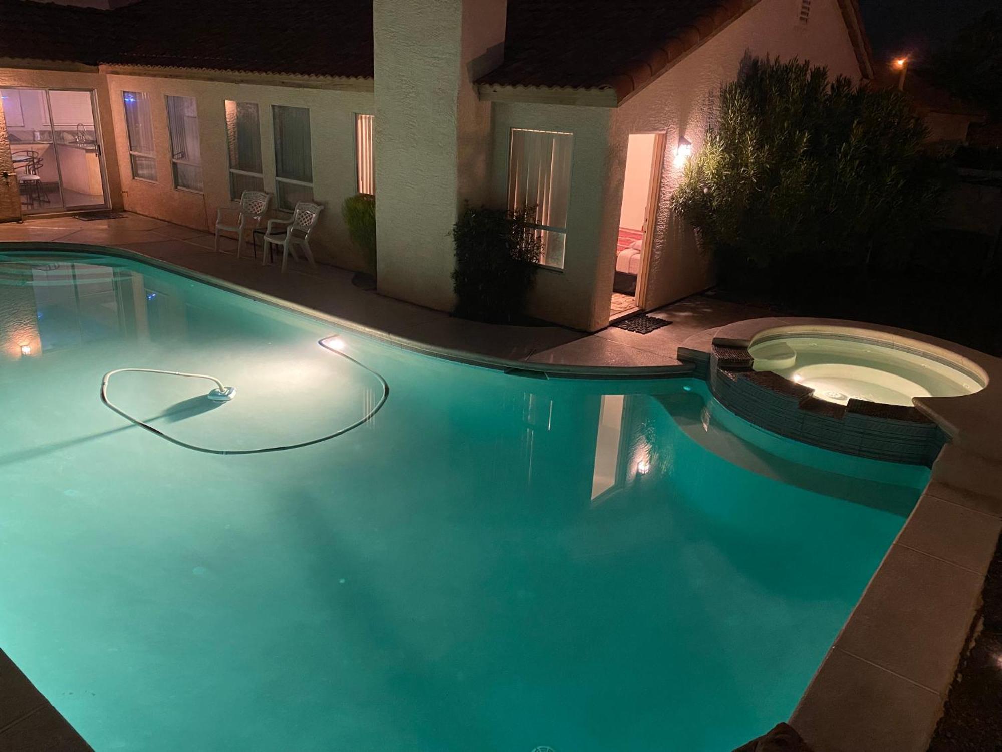 Luxury 1900 Sq Ft House Huge 46 Ft Pool & Hot Spa Лас Вегас Екстериор снимка